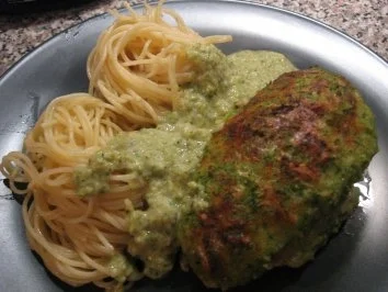 Rezept: Hähnchenbrust mit Käse-Broccolihaube an Spaghettini-Nester Bild Nr. 4 Hähnchenbrust mit Käse-Broccolihaube an Spaghettini-Nester - Rezept - Bild Nr. 4