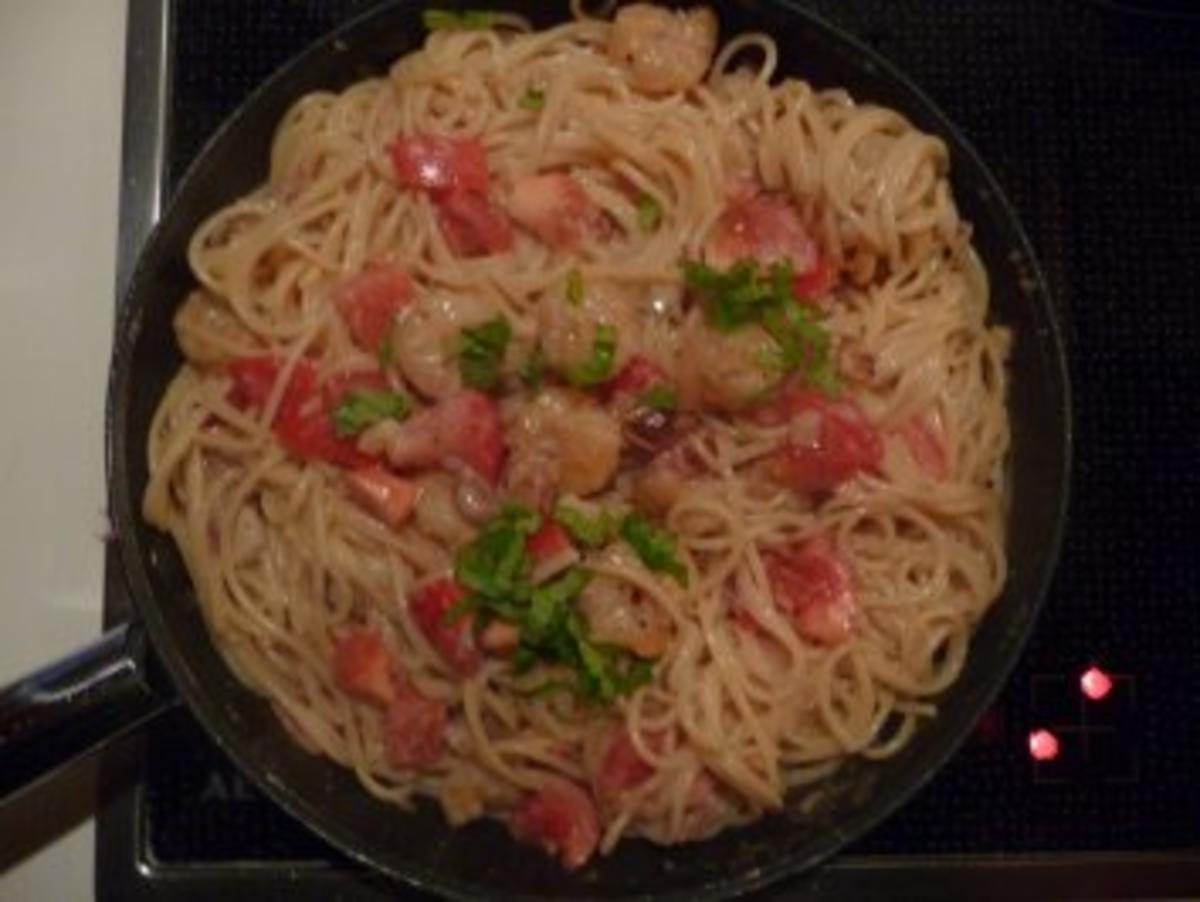 Spaghetti mit Scampi u. Datteln - Rezept