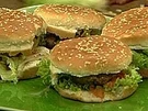 Hamburger mit Barbecue-Mayonnaise und gegrilltem Gemüse - Rezept - Bild Nr. 9