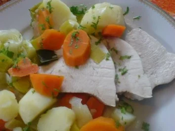 Rezept: Pochierte Pute mit Gemüse und Remouladensoße Bild Nr. 2 Pochierte Pute mit Gemüse und Remouladensoße - Rezept - Bild Nr. 2