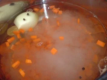 Rezept: Pochierte Pute mit Gemüse und Remouladensoße Bild Nr. 5 Pochierte Pute mit Gemüse und Remouladensoße - Rezept - Bild Nr. 5