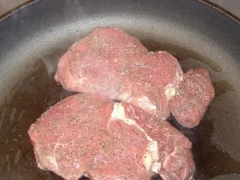 Rezept: Rumpsteak auf Endiviengemüse und Sellerie und Kräuterbutter überbacken Bild Nr. 3 Rumpsteak auf Endiviengemüse und Sellerie und Kräuterbutter überbacken - Rezept - Bild Nr. 3