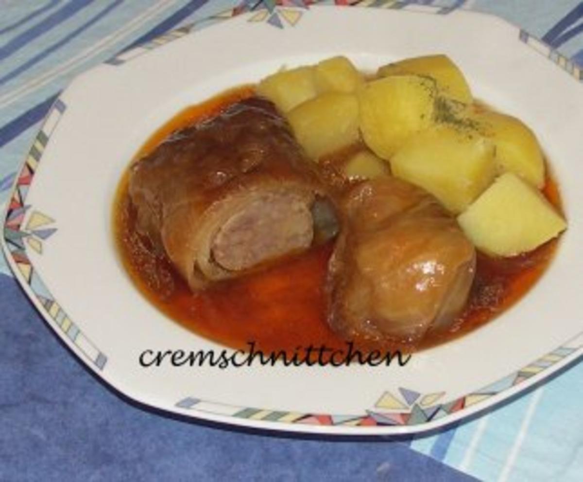 Bilder für Kohlrouladen mit Weisskohlkopf und Rinderhack - Rezept