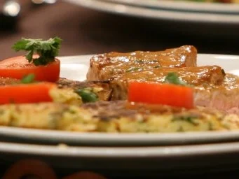 Schweinefilet mit Rösti und Rahmsoße, dazu Feldsalat mit Speck (André Dietz) - Rezept