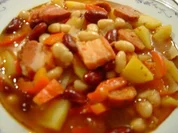 Spanischer Bohneneintopf... feurig... ole´... - Rezept