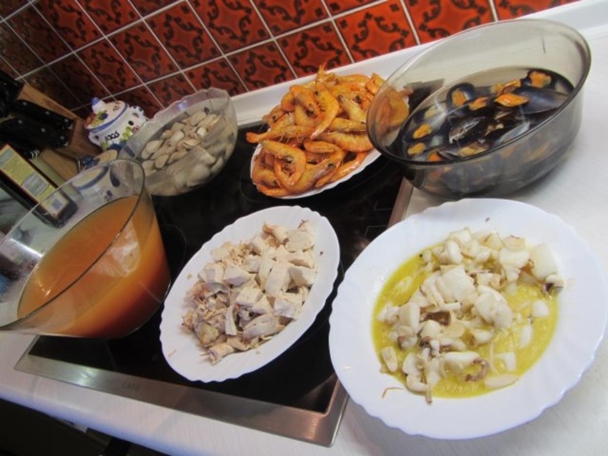 Paella mixta (mit Fleisch und Meeresfrüchten) - Rezept - Bild Nr. 3