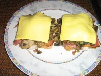 Rezept: Schwarzwaldschinken-Champignion-Toast Bild Nr. 7 Schwarzwaldschinken-Champignion-Toast - Rezept - Bild Nr. 7