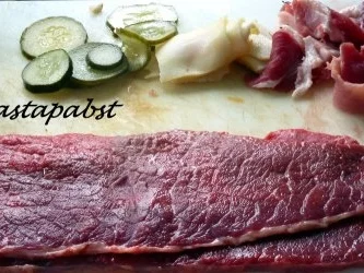 Rezept: Rinderrouladen ganz klassisch Rinderrouladen ganz klassisch - Rezept
