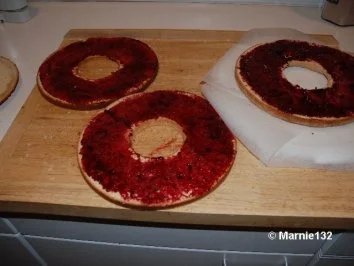 Rezept: Frankfurter Kranz - mal etwas leichter Bild Nr. 8 Frankfurter Kranz - mal etwas leichter - Rezept - Bild Nr. 8