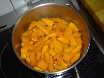 Kürbis-Kokos-Suppe mit Garnelen - Rezept - Bild Nr. 2