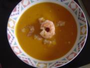 Kürbis-Kokos-Suppe mit Garnelen - Rezept