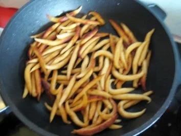 Rezept: Kaninchenragout, Wirsinggemüse und Schupfnudeln Bild Nr. 3 Kaninchenragout, Wirsinggemüse und Schupfnudeln - Rezept - Bild Nr. 3