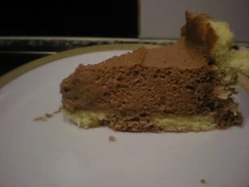 Rezept: Schwarz-Weiße Biskuittorte mit Orangen-Schoko-Cremefüllung Bild Nr. 4 Schwarz-Weiße Biskuittorte mit Orangen-Schoko-Cremefüllung - Rezept - Bild Nr. 4