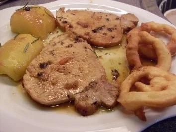 Karree gebraten mit Rosmarinkartoffel und Zwiebelringen - Rezept - Bild Nr. 5