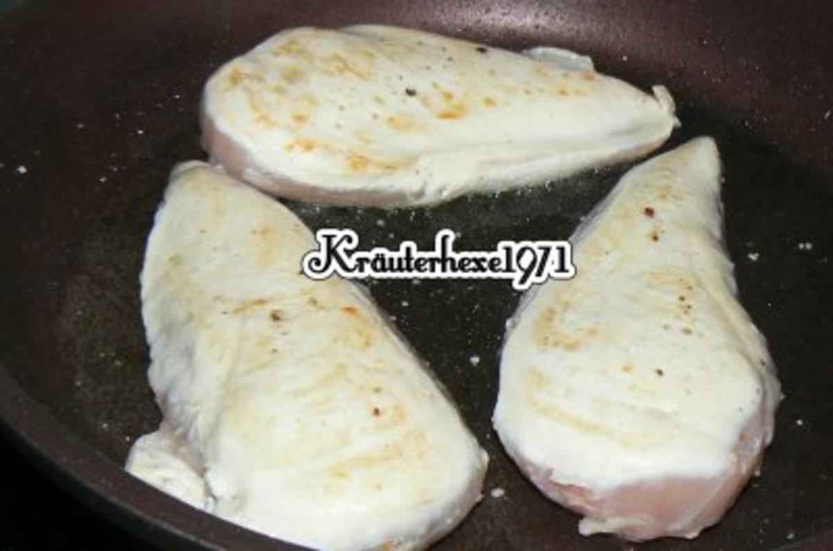Hähnchenbrustfilet mit Bratkartoffeln und gebratenen Zucchiniparmesanscheiben - Rezept - Bild Nr. 4