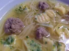 Suppe mit Bällchen und Stich - Rezept
