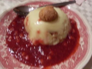 Rezept: Vanilleflammerie mit Himbeer - Granatapfelsauce Vanilleflammerie mit Himbeer - Granatapfelsauce - Rezept