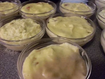 Rezept: Vanilleflammerie mit Himbeer - Granatapfelsauce Bild Nr. 8 Vanilleflammerie mit Himbeer - Granatapfelsauce - Rezept - Bild Nr. 8