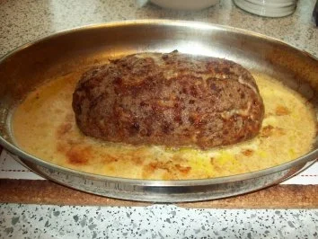 Hackbraten mit Steinpilzen und Rahmsoße - Rezept - Bild Nr. 3