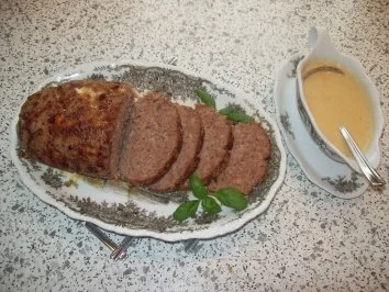 Hackbraten mit Steinpilzen und Rahmsoße - Rezept