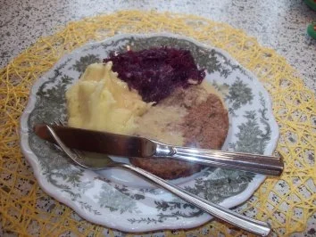 Hackbraten mit Steinpilzen und Rahmsoße - Rezept - Bild Nr. 4