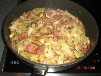 Rezept: Schinkennudeln mit Pilzen Bild Nr. 5 Schinkennudeln mit Pilzen - Rezept - Bild Nr. 5