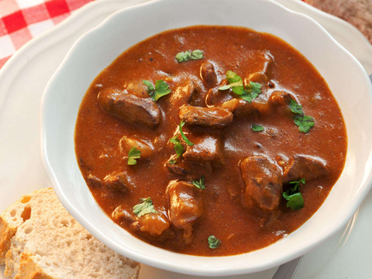 Rehgulasch Mit Rehfleisch Aus Der Schulter Oder Keule Und Ol Rezept Mit Bild Kochbar De