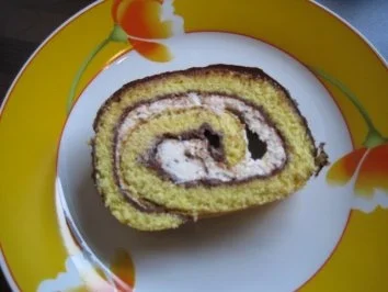 Rezept: Nuss-Nugat-Stracciatella-Rolle Nuss-Nugat-Stracciatella-Rolle - Rezept