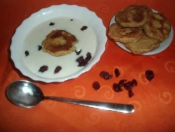 Rezept: Vanillesuppe mit Grießtaler Bild Nr. 3 Vanillesuppe mit Grießtaler - Rezept - Bild Nr. 3