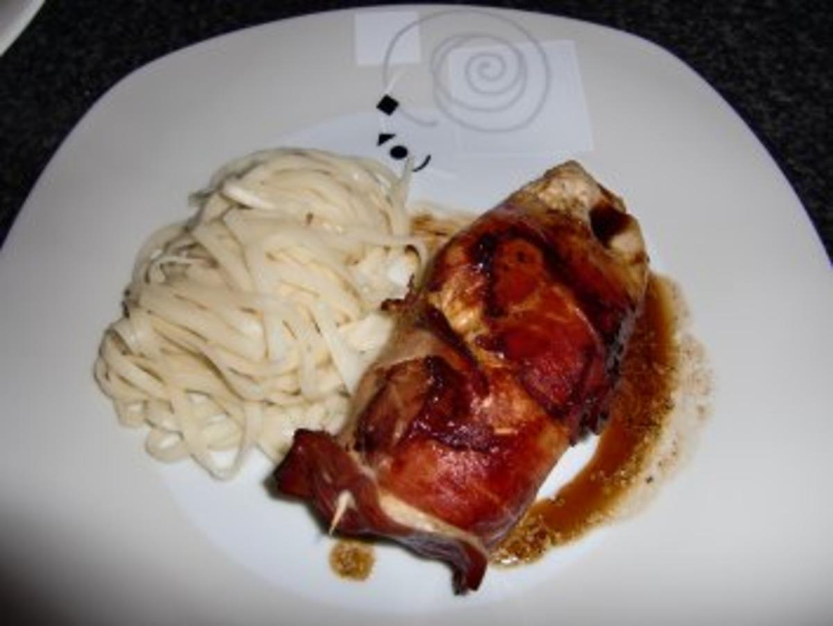 Pouletbrüstchen mit Füllung und Mantel - Rezept