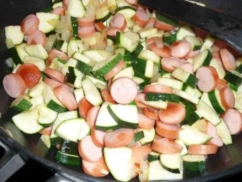 Wurstgulasch auf Gnocchi überbacken - Rezept - Bild Nr. 6