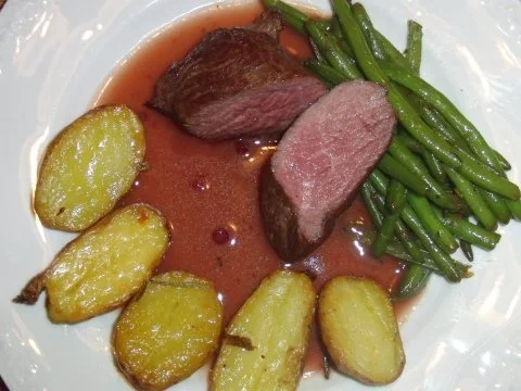 Rezept: Straußenfilet mit Portweinsauce Bild Nr. 2 Straußenfilet mit Portweinsauce - Rezept - Bild Nr. 2