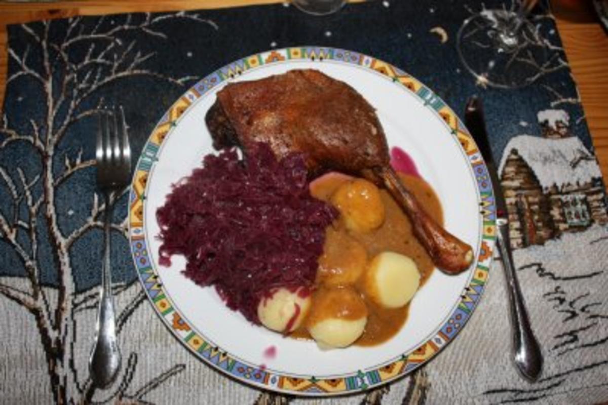 Entenkeulen mit Rotkohl - Rezept mit Bild - kochbar.de