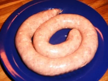 Hauptgericht: "Medister" mit Staudensellerie, Salzkartoffeln an einer weißen Soße - Rezept - Bild Nr. 2