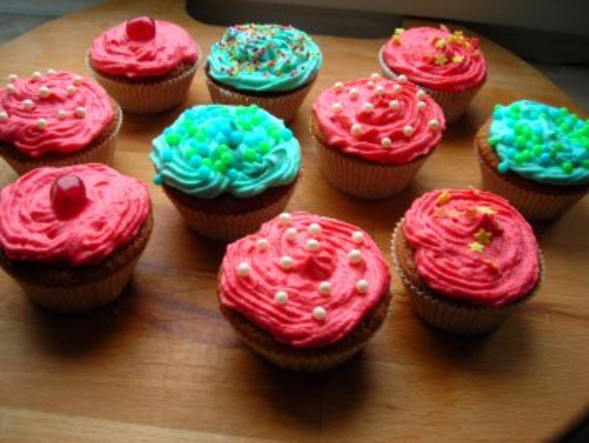 Zuckersüße Cupcakes (12 Stück) - Rezept - Bild Nr. 2