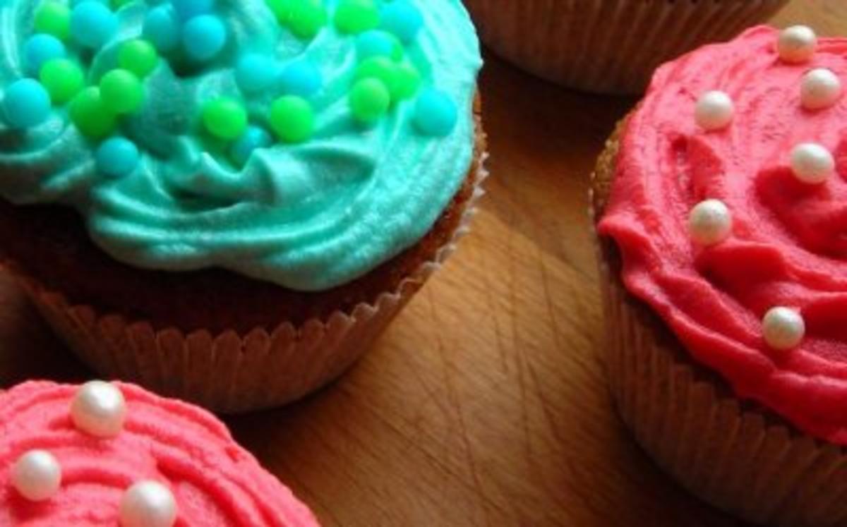Zuckersüße Cupcakes (12 Stück) - Rezept - Bild Nr. 3