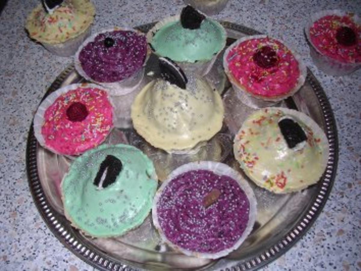 Zuckersüße Cupcakes (12 Stück) - Rezept - Bild Nr. 4