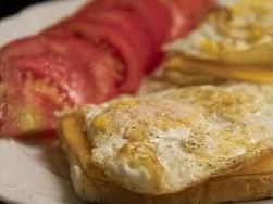 Rezept: Das etwas andere Spiegelei auf Toast Das etwas andere Spiegelei auf Toast - Rezept