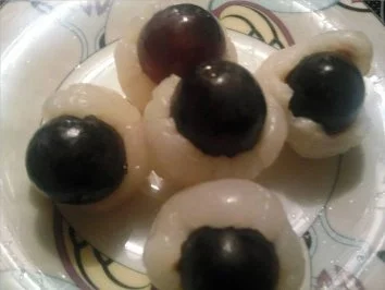 Rezept: ** Halloween ** Eitergeschwür mit blutigen Augäpfeln Bild Nr. 2 ** Halloween ** Eitergeschwür mit blutigen Augäpfeln - Rezept - Bild Nr. 2