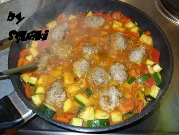 Gemüseragout mit Hackbällchen und Knödeln - Rezept - Bild Nr. 8