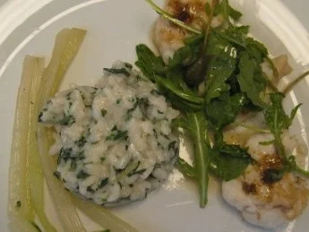 Seeteufel mit süßsaurer Walnuss-Kapern-Soße, dazu Mangold - Rezept