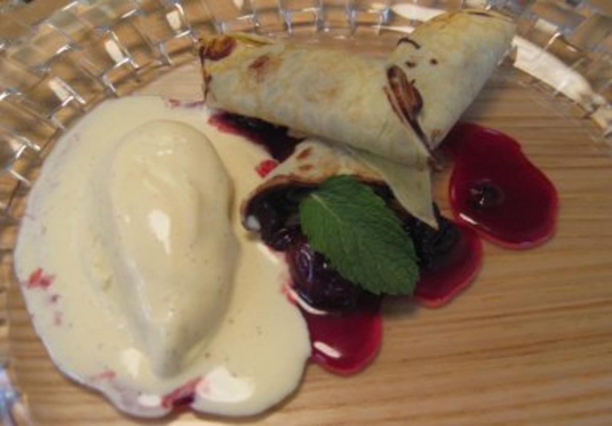 Schoko-Crêpes mit Vanilleeis und karamellisierten Kirschen - Rezept ...