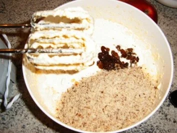 Rezept: Apfel-Nuss-Kuchen Bild Nr. 4 Apfel-Nuss-Kuchen - Rezept - Bild Nr. 4