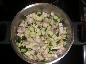 Blätterteigsäckchen mit Zuchini- Champignon Füllung - Rezept - Bild Nr. 2