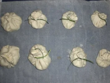 Blätterteigsäckchen mit Zuchini- Champignon Füllung - Rezept - Bild Nr. 4