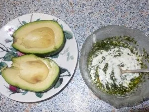 Rezept: Pizzakatzes Avocado mit verzweifeltem Joghurt Bild Nr. 2 Pizzakatzes Avocado mit verzweifeltem Joghurt - Rezept - Bild Nr. 2
