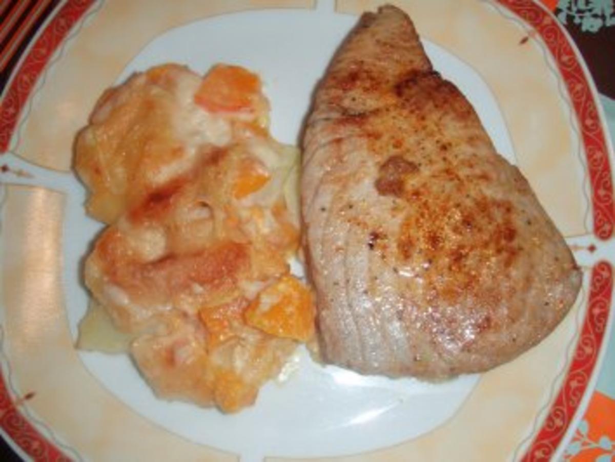 Gelbflossen - Thunfisch - Tranchen mit Kartoffel - Kürbis Gratin und Salat - Rezept