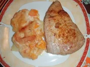 Gelbflossen - Thunfisch - Tranchen mit Kartoffel - Kürbis Gratin und Salat - Rezept