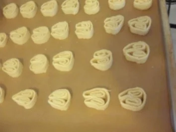 Rezept: Mini-Schweineöhrchen mit Mandel Bild Nr. 5 Mini-Schweineöhrchen mit Mandel - Rezept - Bild Nr. 5