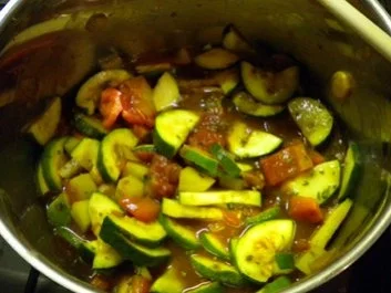 Hackfleischbällchen in Gemüse - Rezept - Bild Nr. 4